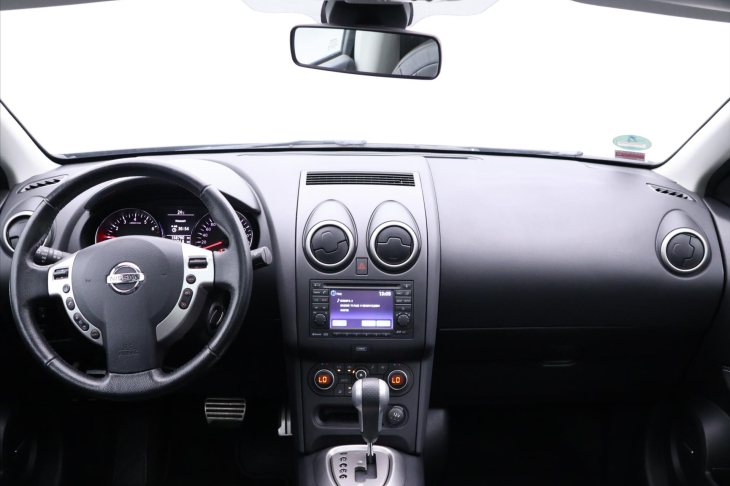 Nissan Qashqai 2,0 i 104kW Aut. Tekna Webasto