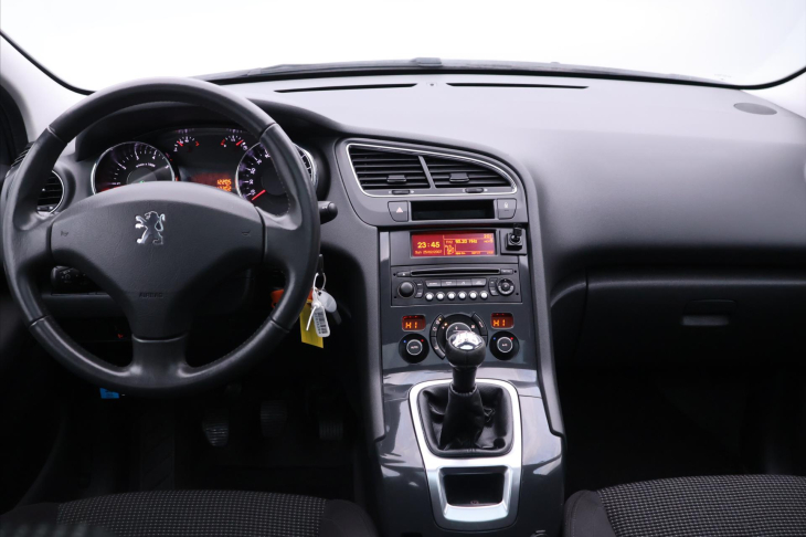 Peugeot 5008 1,6 i 88kW Panorama Aut.klima