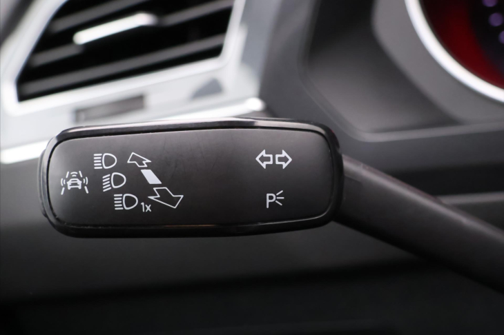 Volkswagen Tiguan 2,0 TDI 110kW DSG R-line DPH