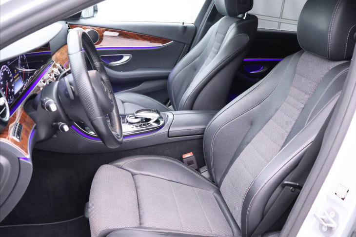 Mercedes-Benz Třídy E 2,0 220d 143kW 4Matic Aut. LED