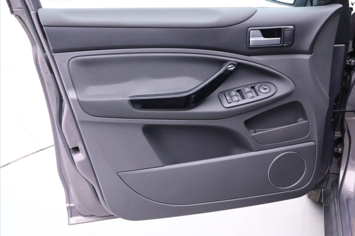 Ford Kuga 2,0 TDCI 103kW AWD Titanium