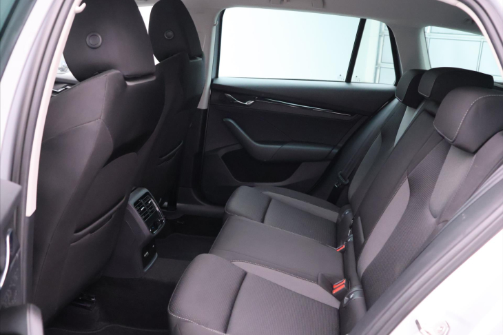 Škoda Octavia 2,0 TDI 110kW DSG Tour DPH