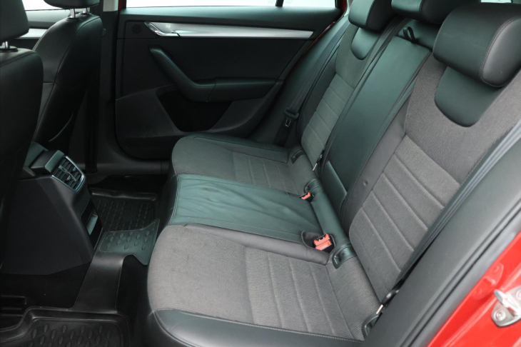 Škoda Octavia 1,4 TSI 103kW Elegance Plus