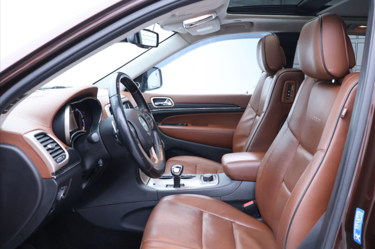 Jeep Grand Cherokee 3,0 CRDI 184kW CZ Summit DPH