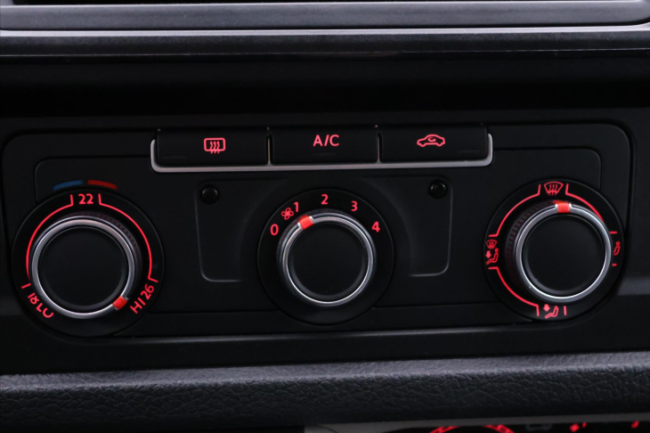 Volkswagen Transporter 2,0 TDI 75kW Klima 9-Míst Tažné