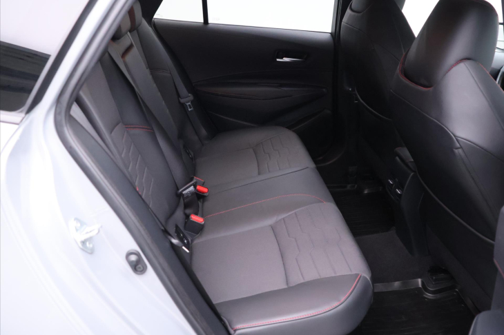 Toyota Corolla 1,8 HB Executive Aut. DPH CZ 1.Maj.