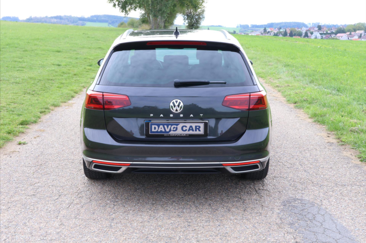 Volkswagen Passat 2,0 TDI DSG Elegance Navi