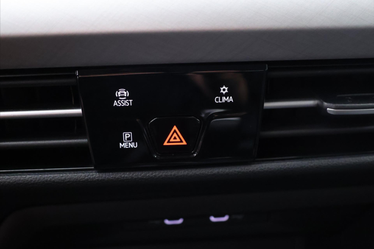 Volkswagen Golf 1.0 TSI 81kW CZ Life LED