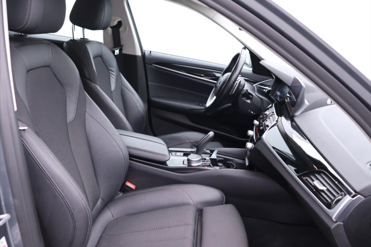 BMW Řada 5 2,0 520d 140 kW CZ DPH 1.Maj.