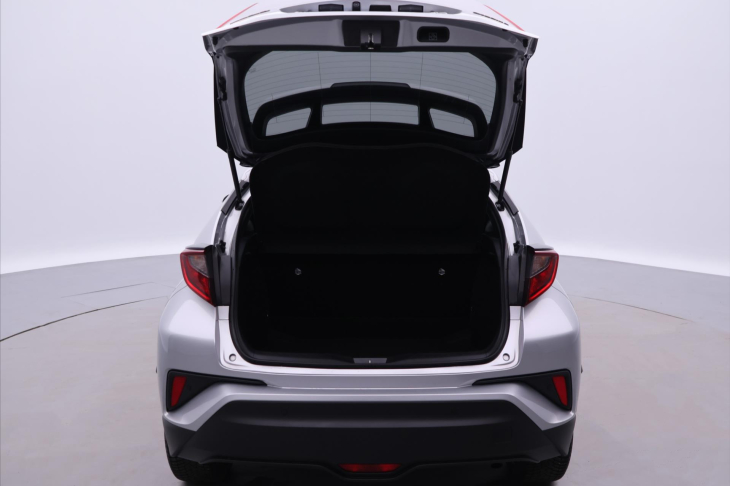 Toyota C-HR 1,8 Hybrid 90KW Style CZ Záruka