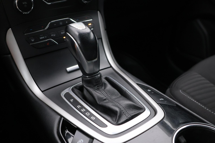 Ford S-MAX 2,0 TDCi 132kW Trend Klima