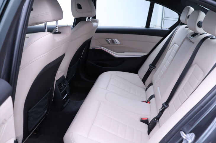 BMW Řada 3 2,0 320d 140kW XDrive Aut. DPH