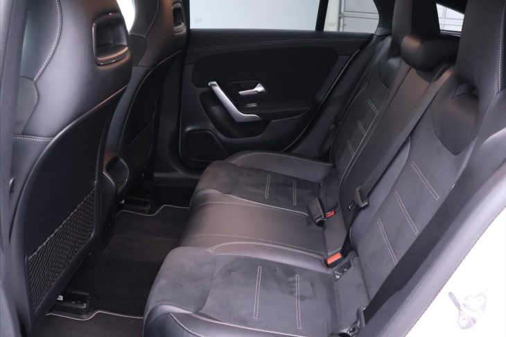 Mercedes-Benz CLA 1,3 250 118kW 250 E-Hybrid AMG