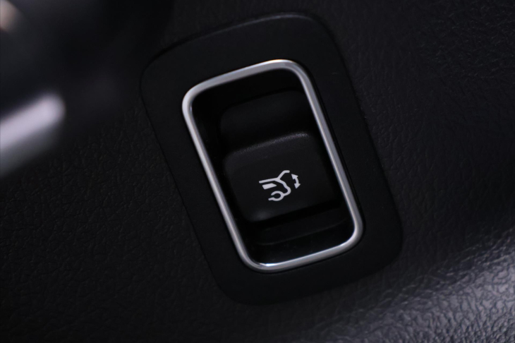 Mercedes-Benz GLA 2,0 220d 140kW 4Matic CZ LED