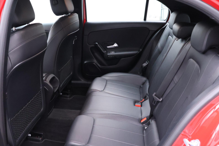 Mercedes-Benz Třídy A 1,5 180d CZ