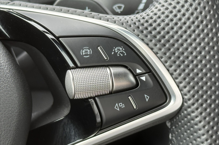 Škoda Karoq 2,0 TDI Sportline 4x4 DSG 1.maj