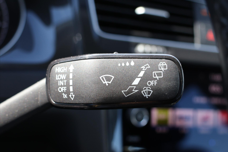 Volkswagen Golf 2,0 TDI 110kW DSG 1.Maj. DPH