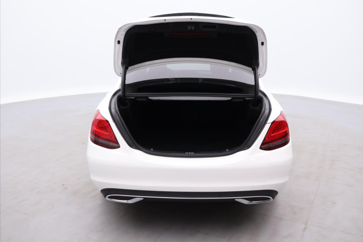 Mercedes-Benz Třídy C 1,6 C180 115 kW Full LED