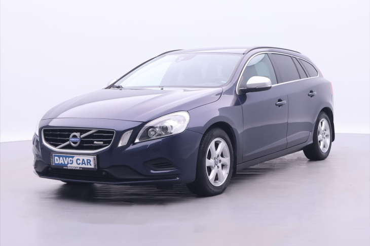 Volvo V60 2,4 D4 V5 120kW AWD R-design