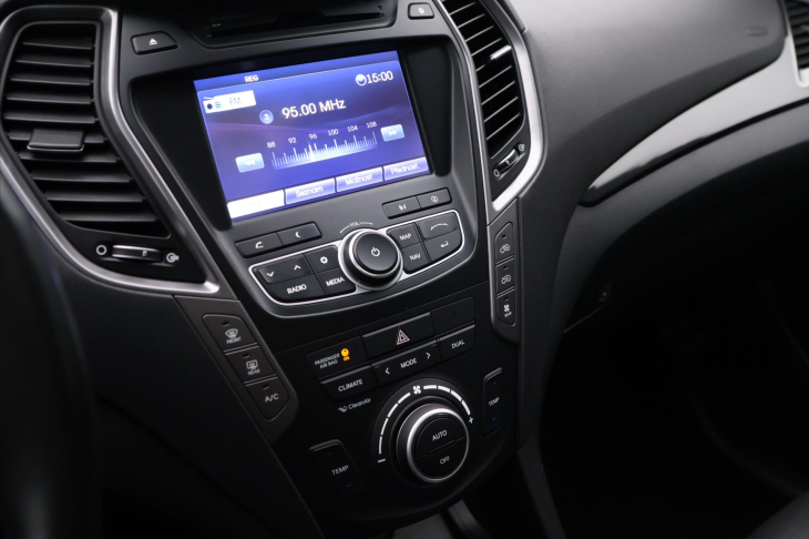 Hyundai Grand Santa Fe 2,2 CRDI 145kW CZ Luxury DPH
