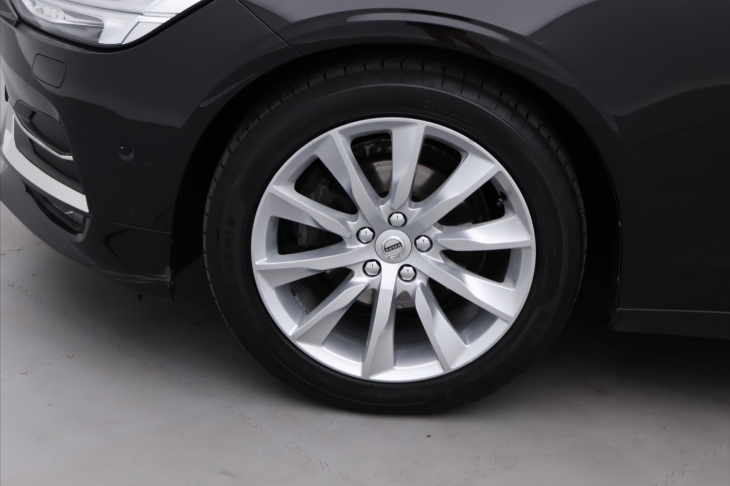 Volvo V90 2,0 D4 140kW Drive-E Momentum Aut.