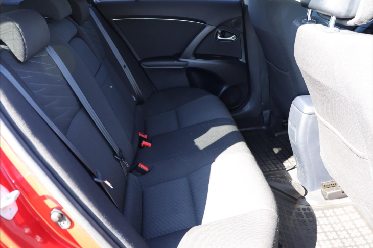 Toyota Avensis 2,2 D-4D 110kW Xenon Kessy