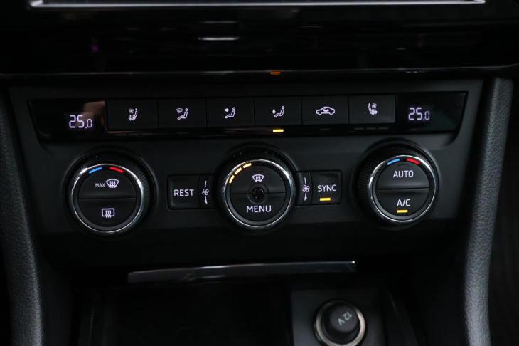 Škoda Superb 2,0 TDI 110kW DSG Style Plus