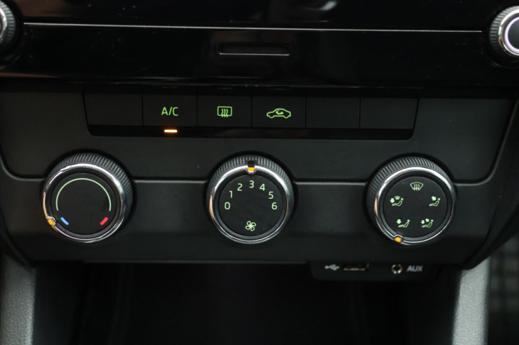 Škoda Octavia 1,6 TDI 85kW CZ Ambition DPH