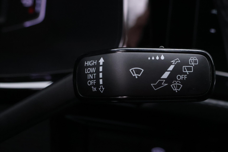 Volkswagen Multivan 2,0 TDI 146kW Highline 4MOT DSG CZ