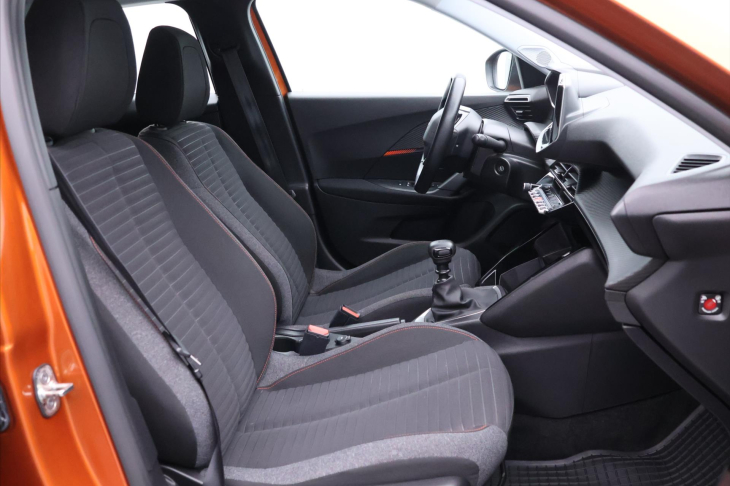 Peugeot 2008 1,2 PT 74kW CZ Klima ACTIVE