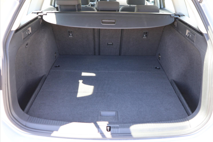 Volkswagen Golf 2,0 TDI 110kW DSG 1.Maj. DPH
