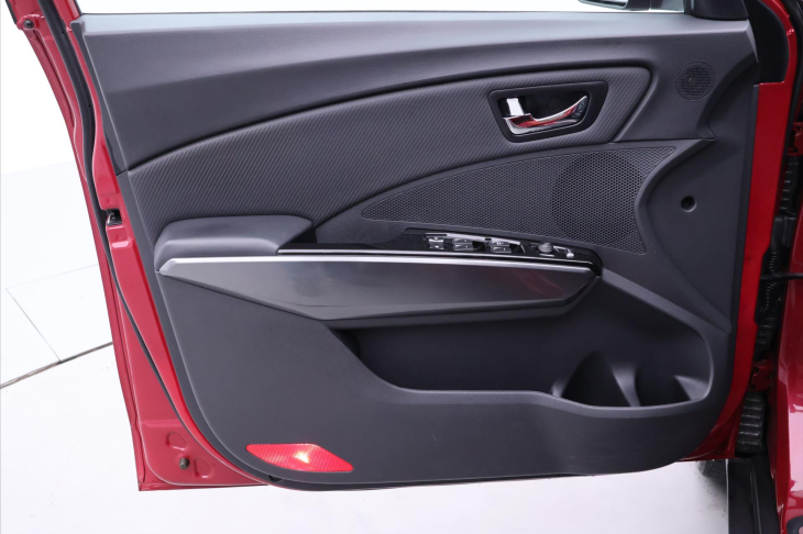 SsangYong Tivoli 1,5 T-GDI 120kW Navi Kůže Tažné