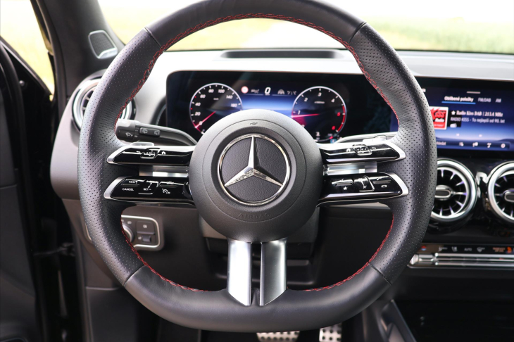 Mercedes-Benz GLB 2,0 200d 4Matic AMG Premium
