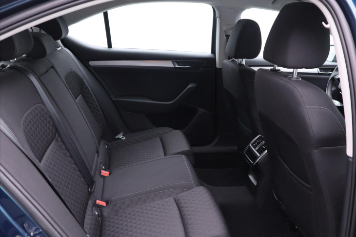 Škoda Superb 2,0 TDI DSG CZ 1.Maj LED DPH
