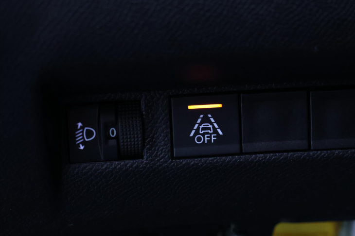 Peugeot 2008 1,2 PT 96kW Aut Allure CZ 1Maj