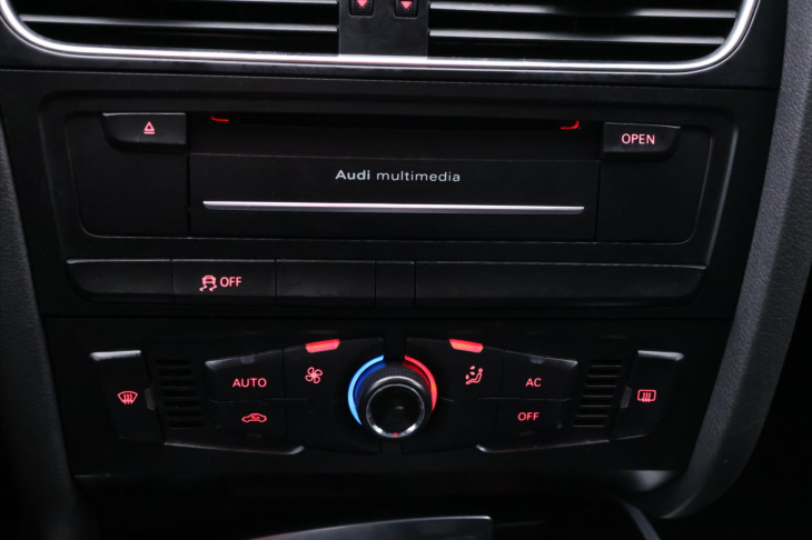 Audi A4 2,0 TDI 125kW S-Line Aut.klima