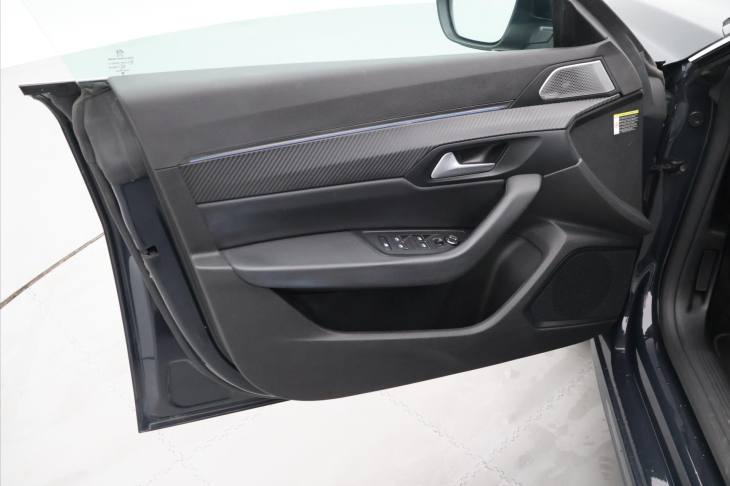 Peugeot 508 1.6 PureTech 133kW Allure CZ DPH