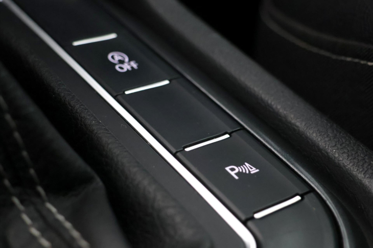 Volkswagen Tiguan 2,0 TDI 140kW 4M DSG R-Line CZ