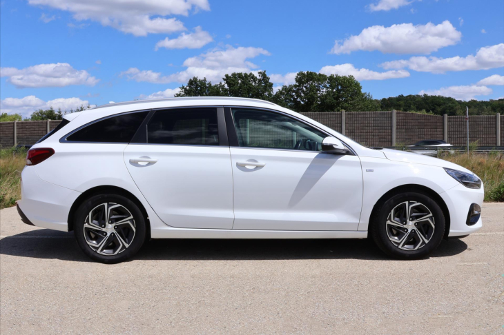 Hyundai i30 1,5 T-GDI 117kW Family Smart