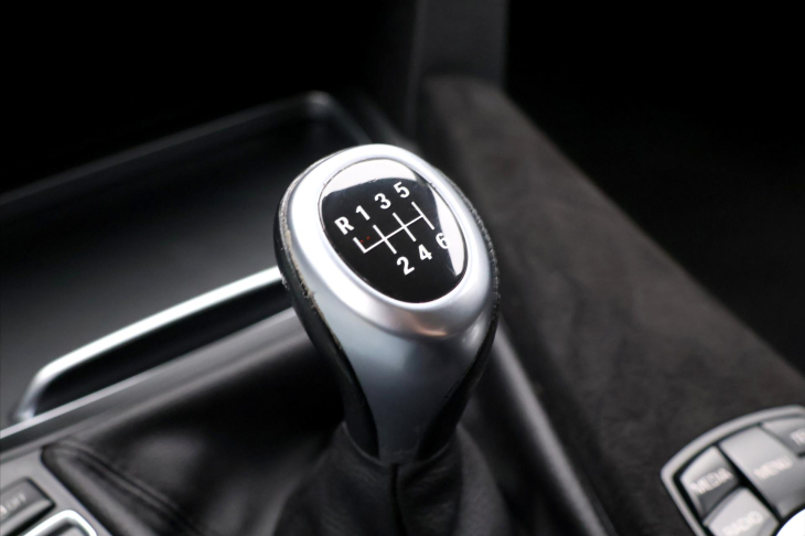 BMW Řada 3 2,0 320i 135kW CZ xDrive Sport