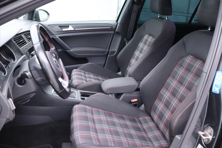 Volkswagen Golf 2,0 TSI 169kW GTI Performance