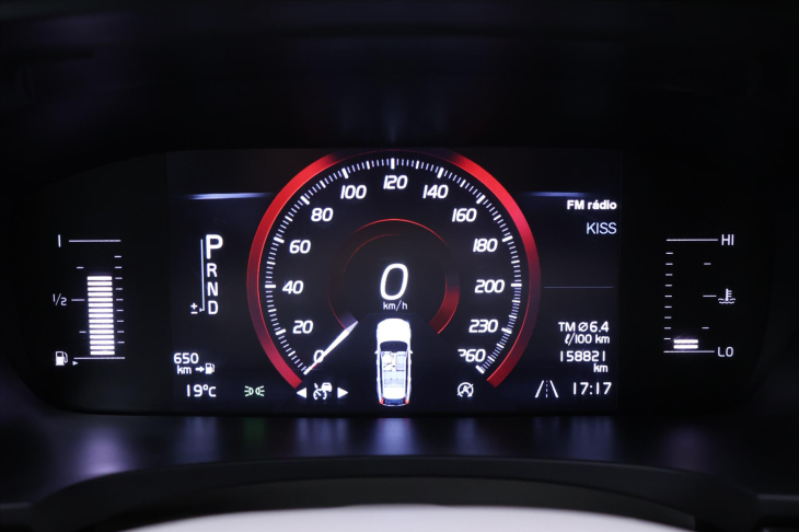 Volvo V90 2,0 D4 AWD Aut CZ Momentum DPH