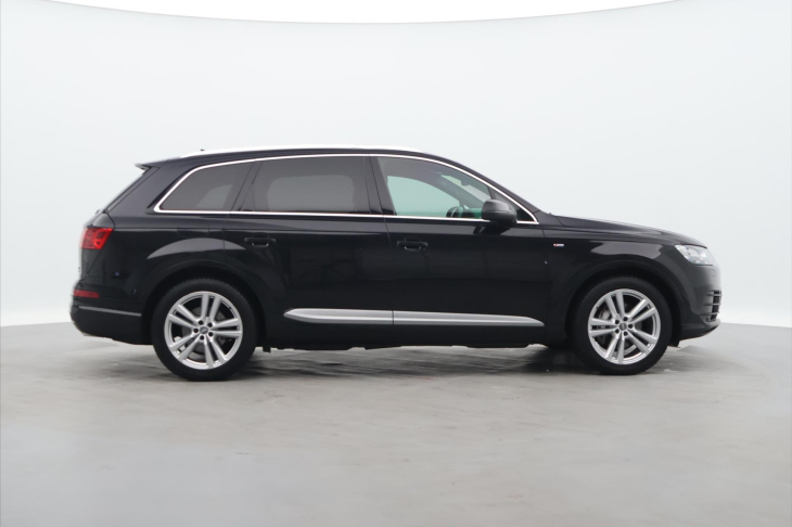 Audi Q7 3,0 TDI 200kW quattro 1.Maj.