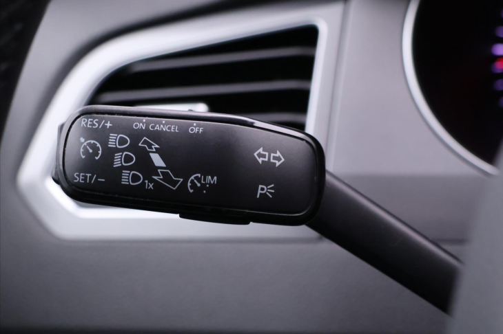 Volkswagen Golf Sportsvan 1,6 TDI 81kW Aut.klima Tažné