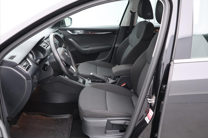 Škoda Octavia 1.6 TDI CZ Style Kessy LED DPH