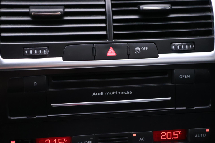 Audi Q7 3,0 TDI 4x4 7-Míst CZ 1. Maj.