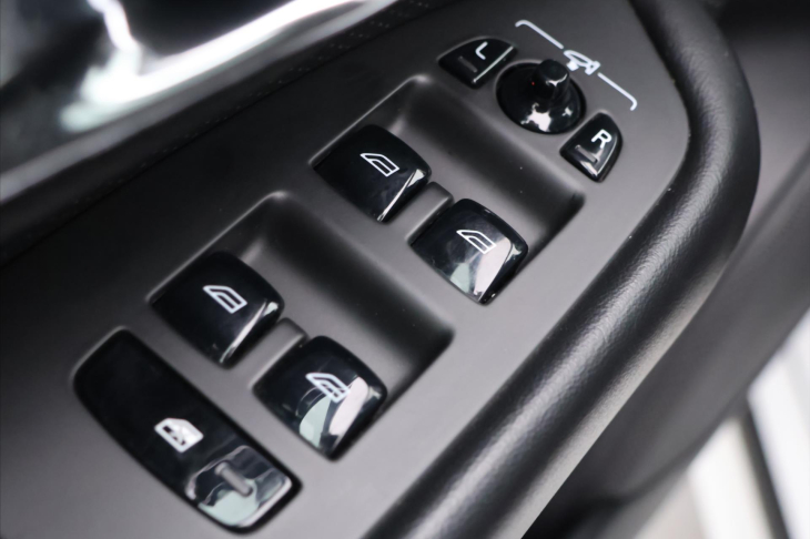 Volvo XC90 2,0 D5 165kW AWD Aut. R-Design