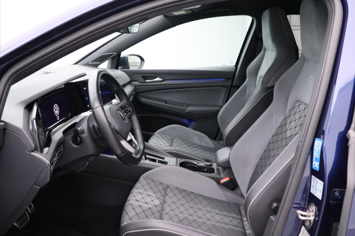 Volkswagen Golf 1,5 eTSI 110kW DSG R-Line LED