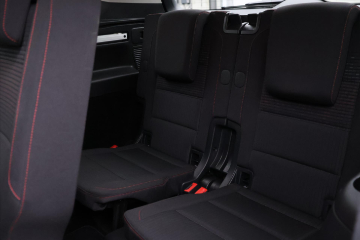 Volkswagen Touran 1,4 TSI 110kW DSG Sound 7-Míst
