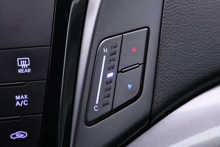 Hyundai i40 1,6 GDI Fifa edice Serv. kniha